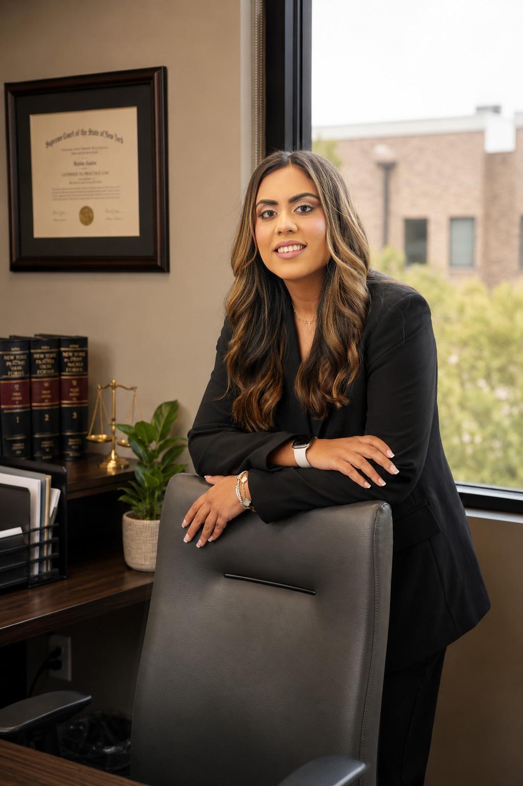 Sehar Hirani — Abogada Principal